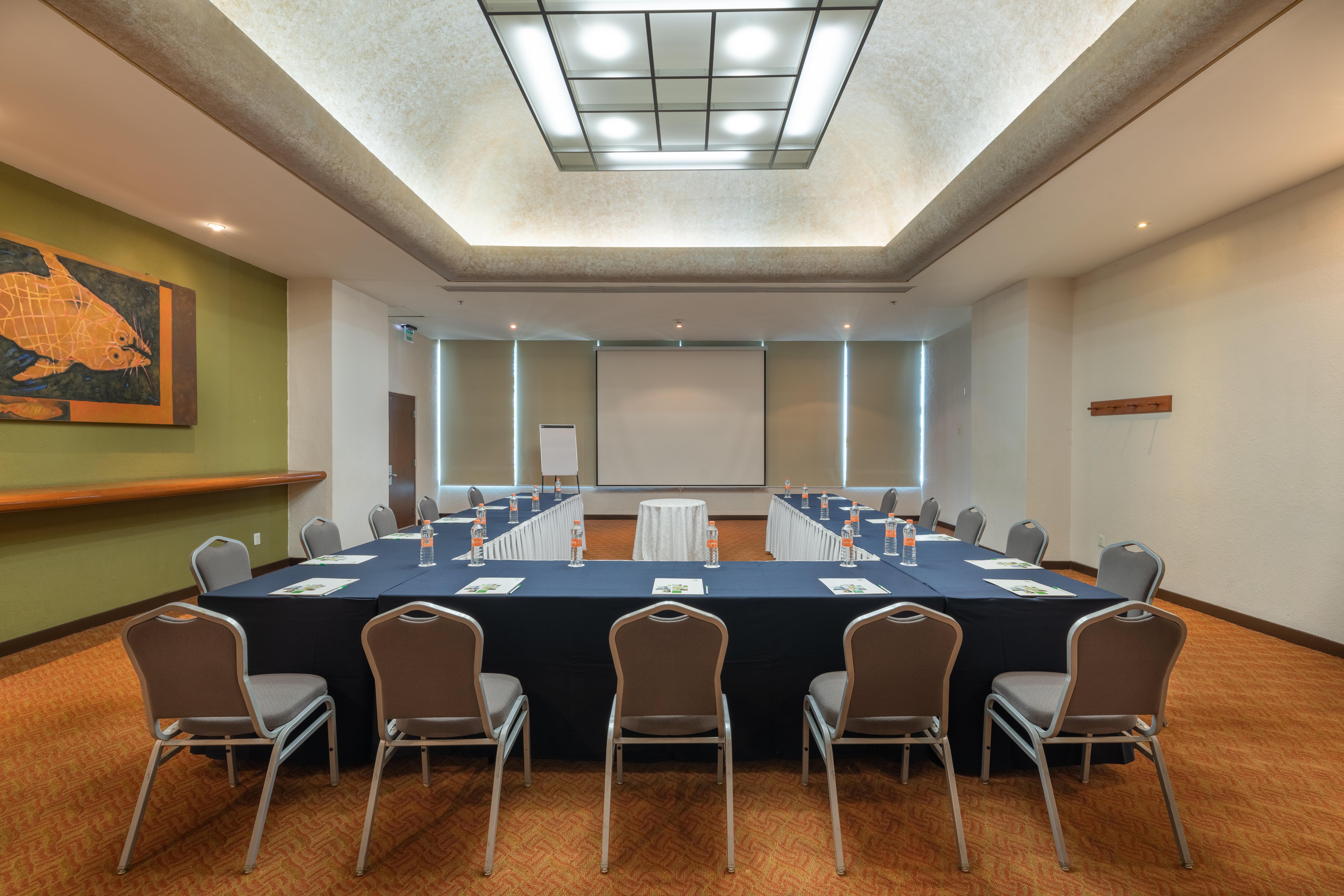 Holiday Inn Guadalajara Select By Ihg Exterior photo