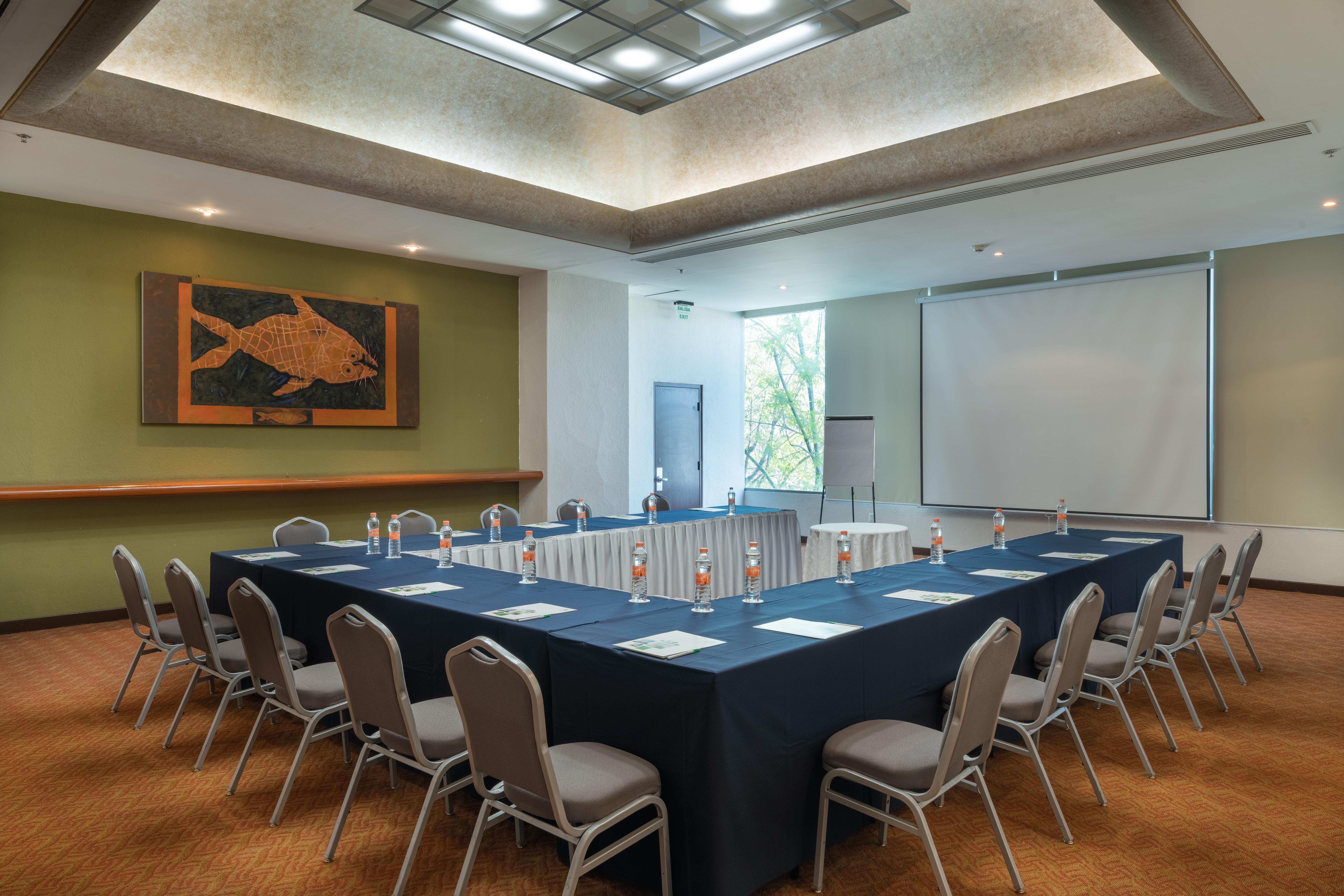Holiday Inn Guadalajara Select By Ihg Exterior photo